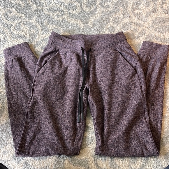 Lululemon jogger size 4 - Picture 1 of 4